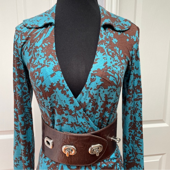Louis Verdad Dress, Comes with brown wide leather belt, Small, Blue & Brown - Picture 4 of 16